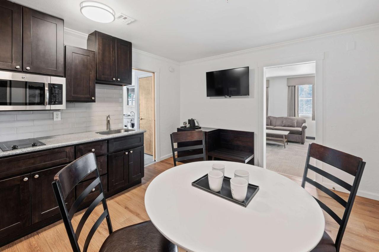Best Western Wesley Inn & Suites Gig Harbor Extérieur photo